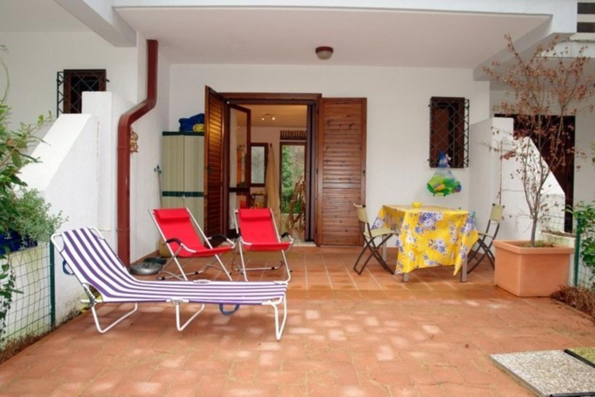 Excellently Equipped Row House With Fenced Garden For 8 In Lignano Pineta Villa
